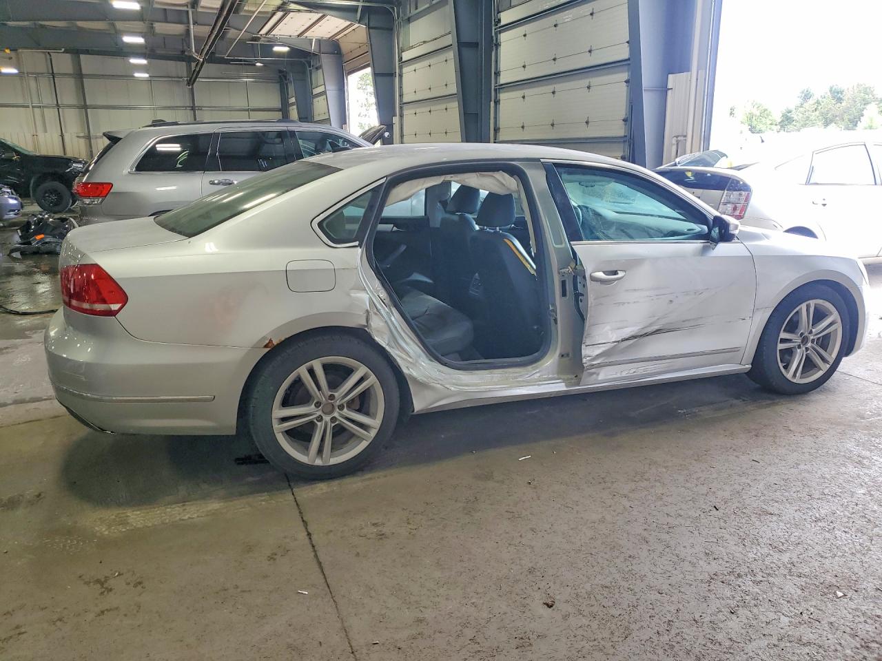 2013 VOLKSWAGEN PASSAT