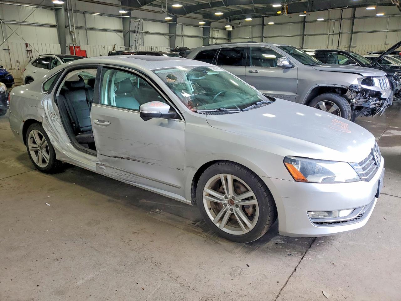 2013 VOLKSWAGEN PASSAT