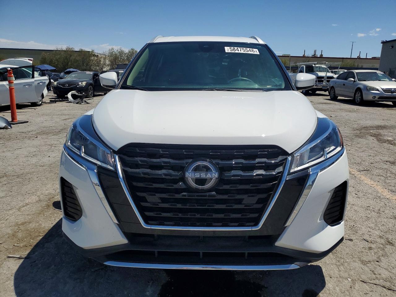 2023 NISSAN KICKS