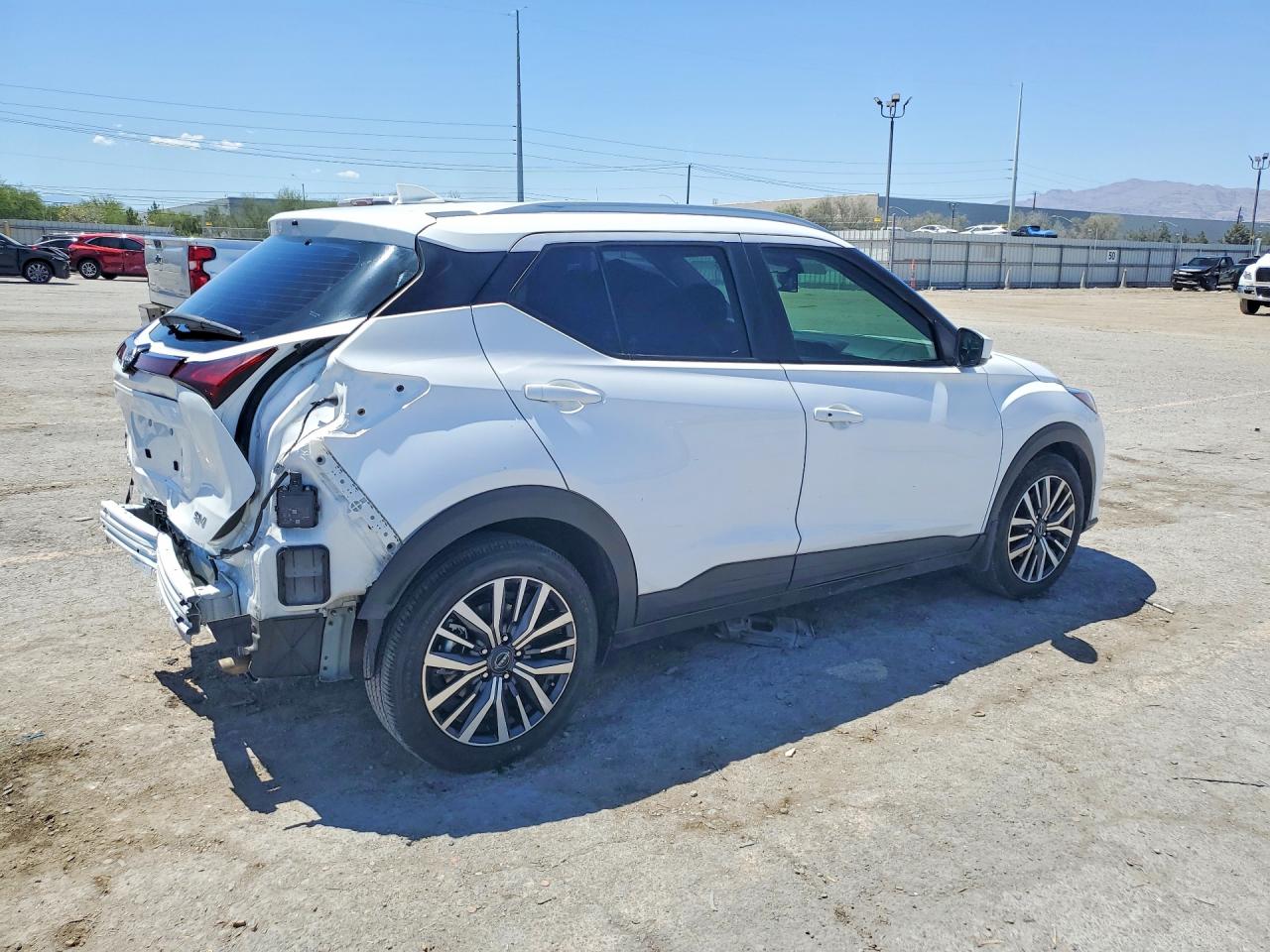 2023 NISSAN KICKS