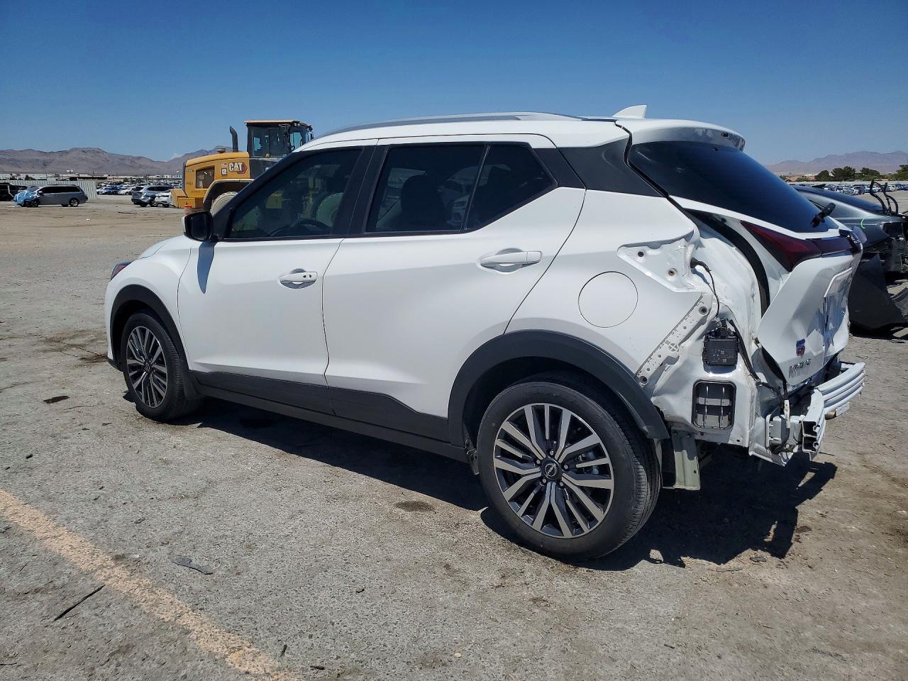 2023 NISSAN KICKS