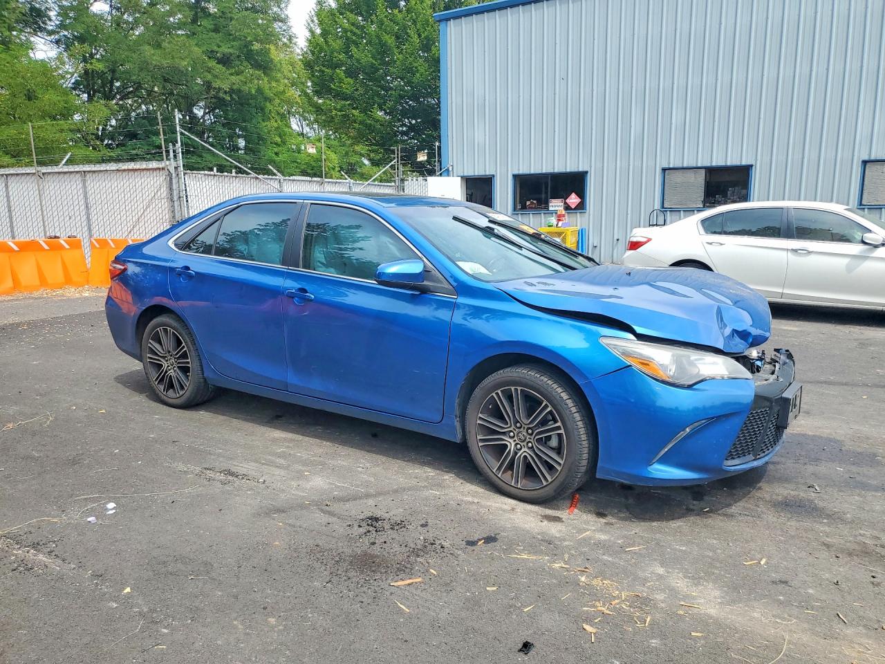2016 TOYOTA CAMRY