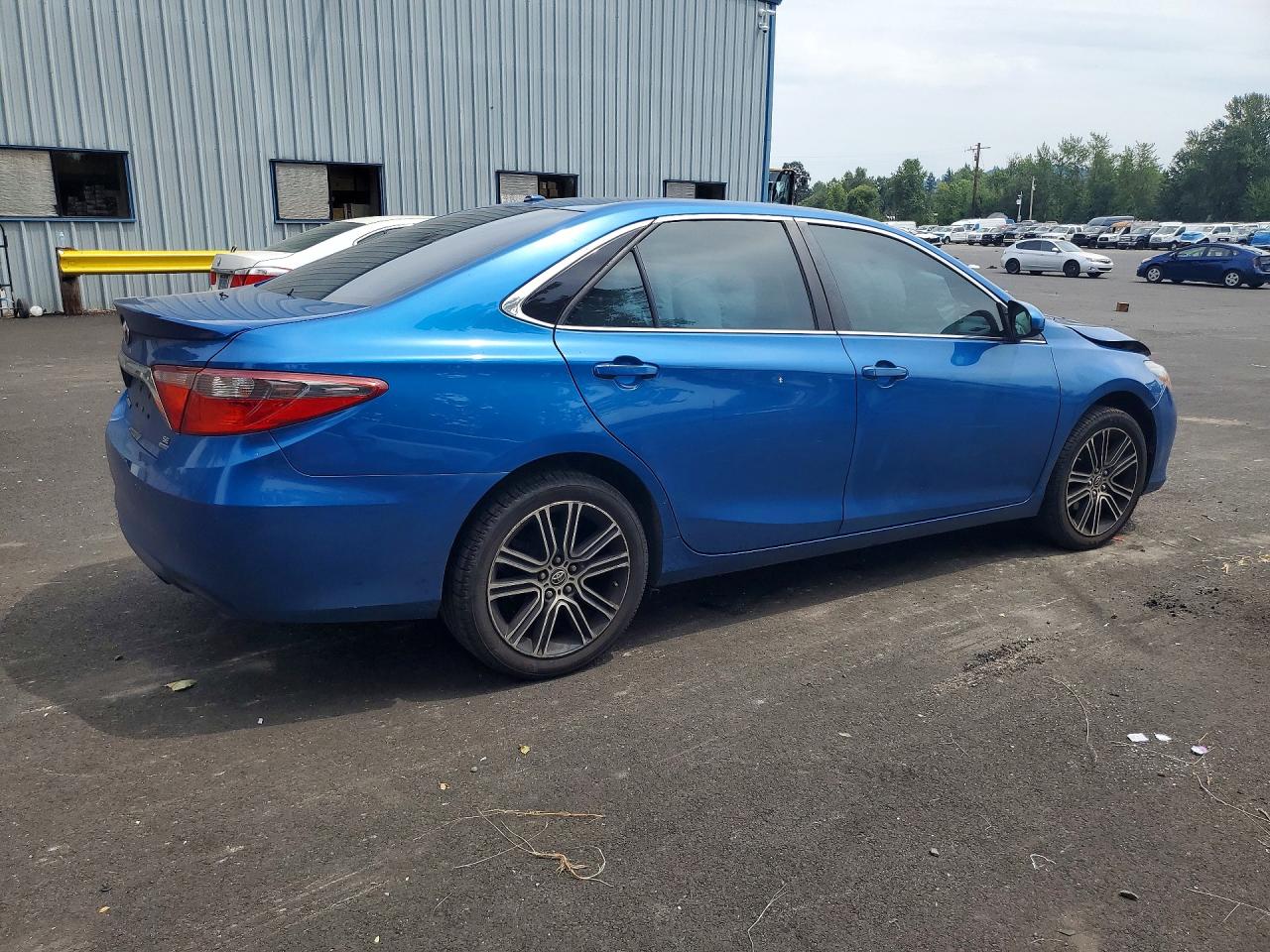 2016 TOYOTA CAMRY
