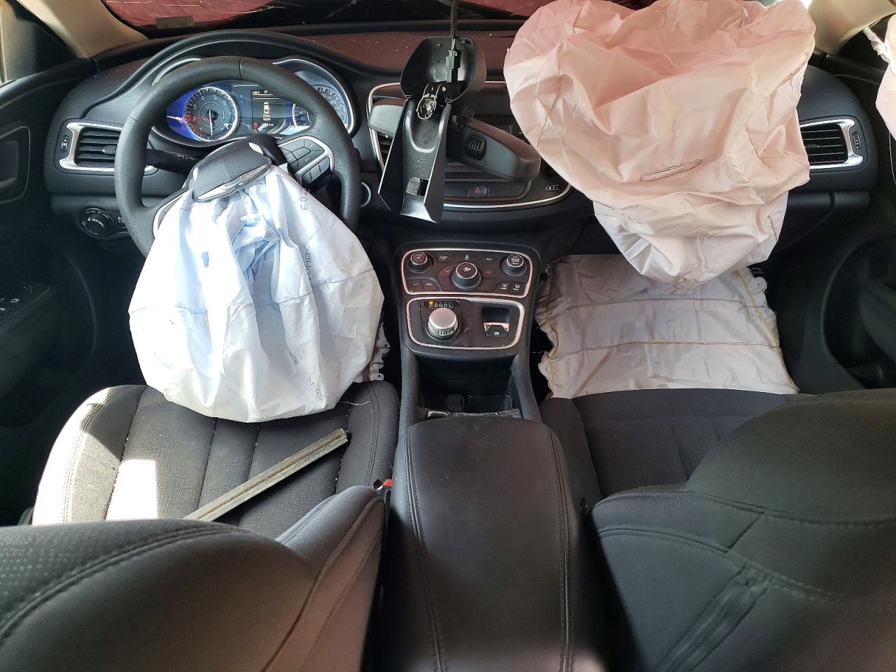 2015 CHRYSLER 200