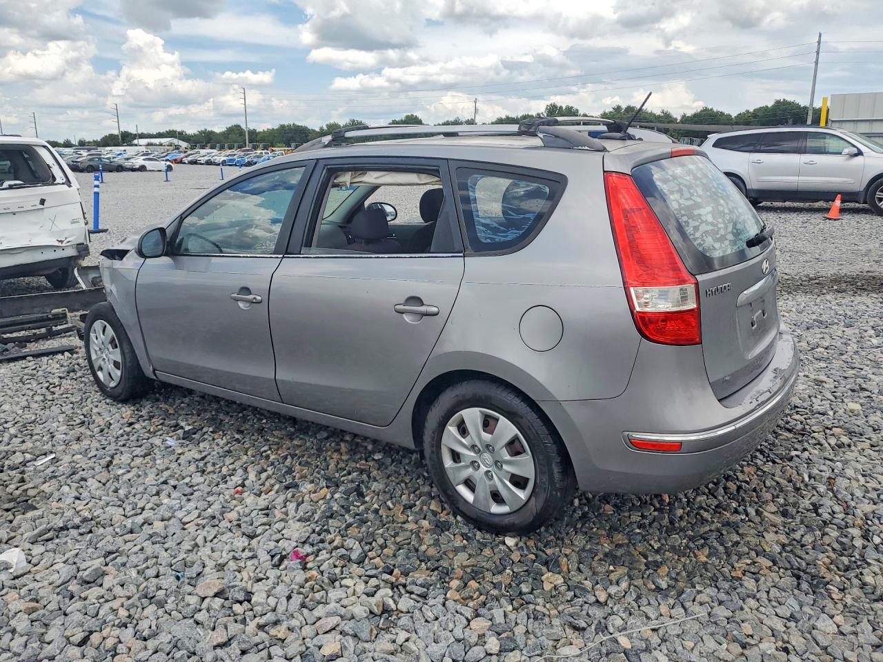 2011 HYUNDAI ELANTRA
