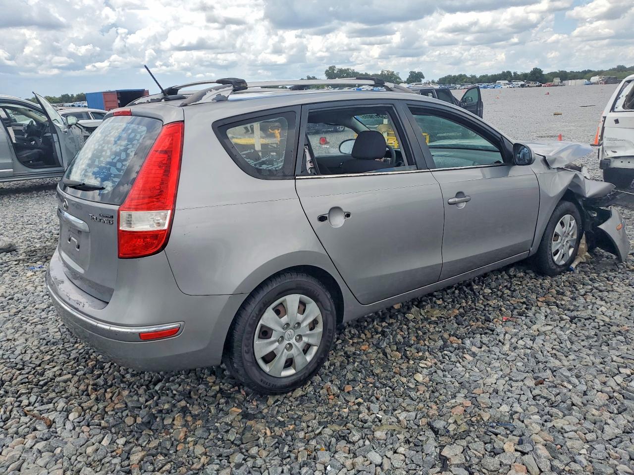 2011 HYUNDAI ELANTRA