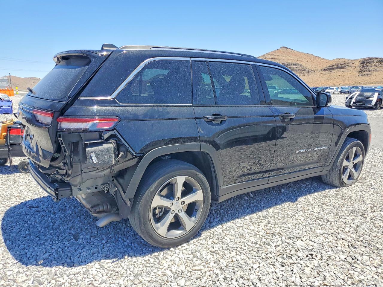 2023 JEEP CHEROKEE