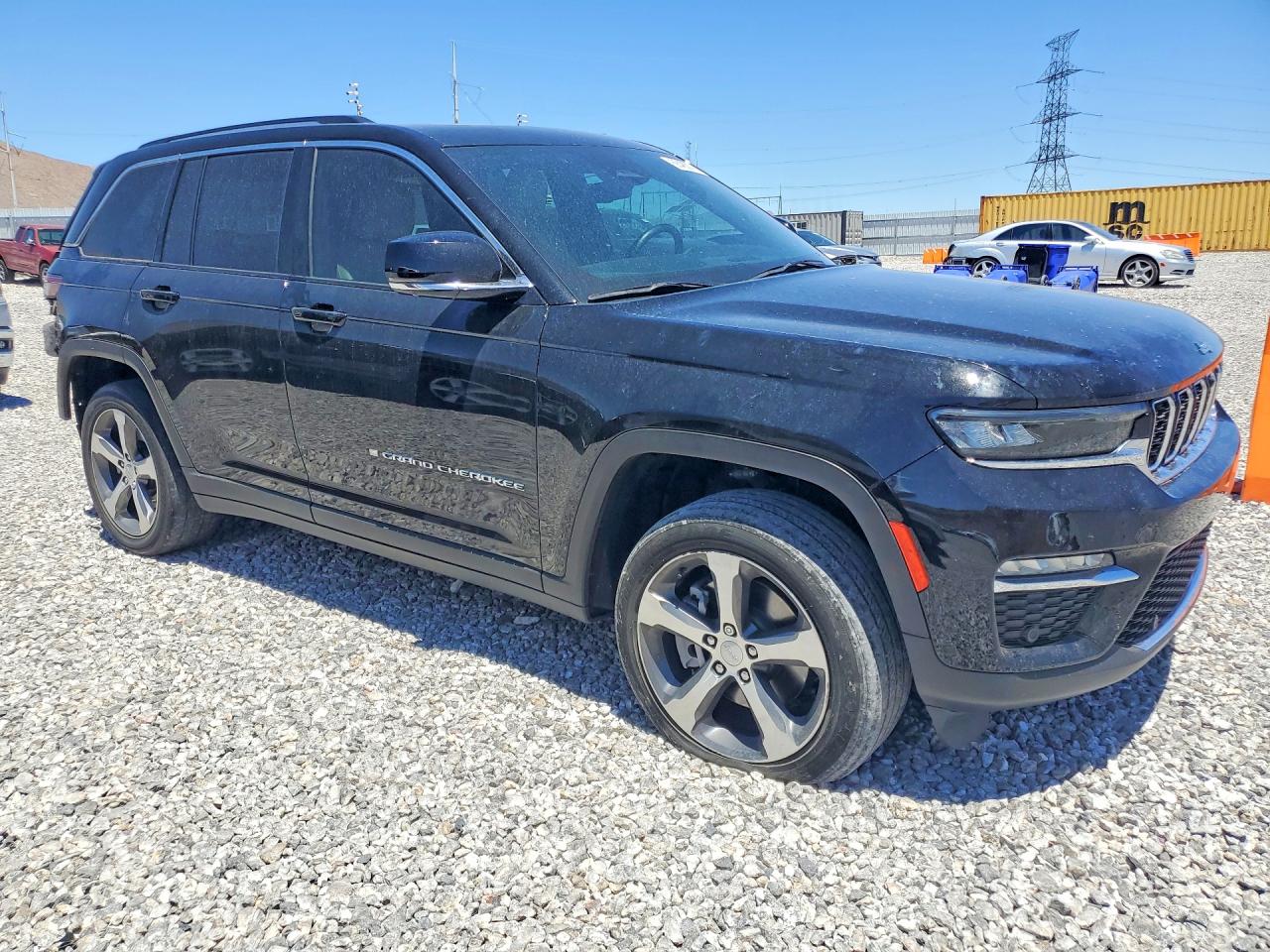 2023 JEEP CHEROKEE