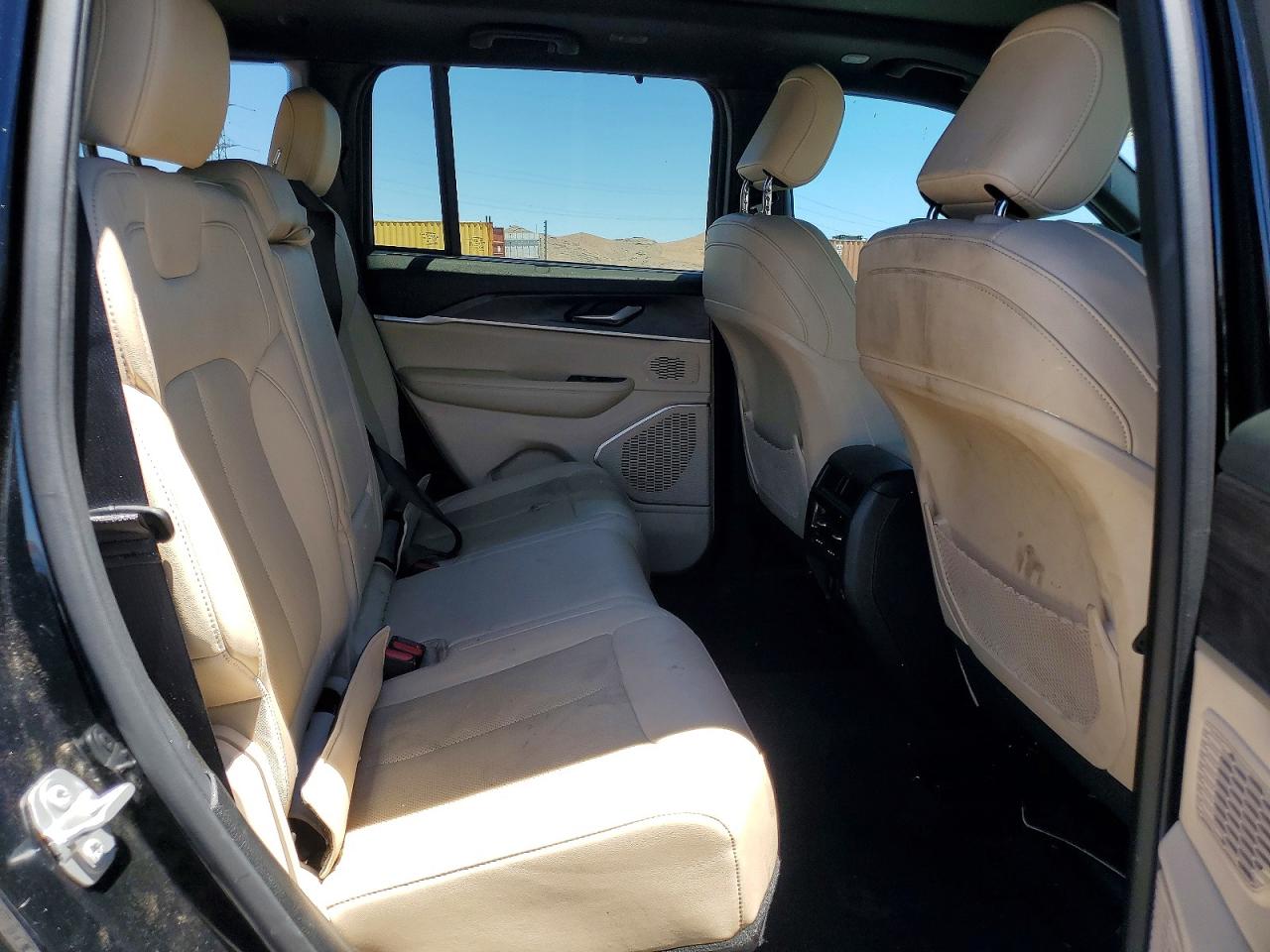 2023 JEEP CHEROKEE