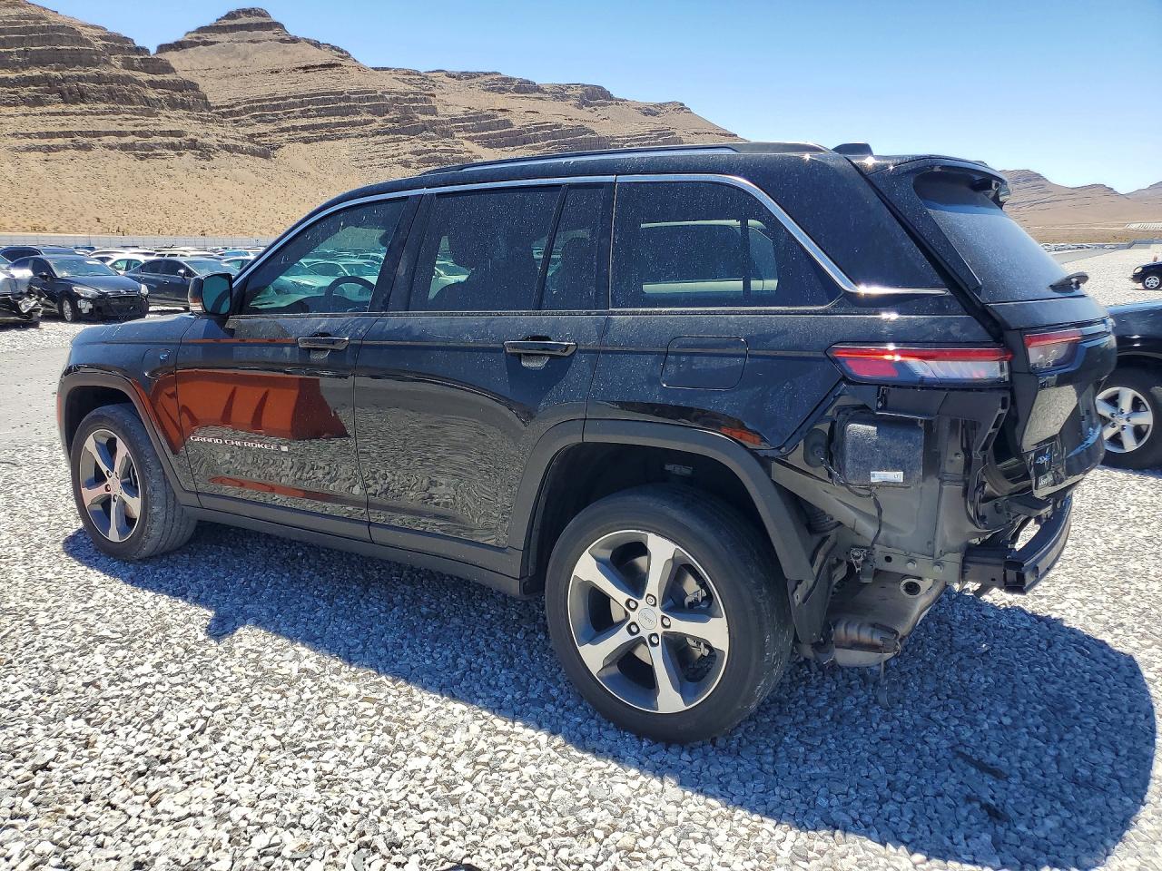 2023 JEEP CHEROKEE