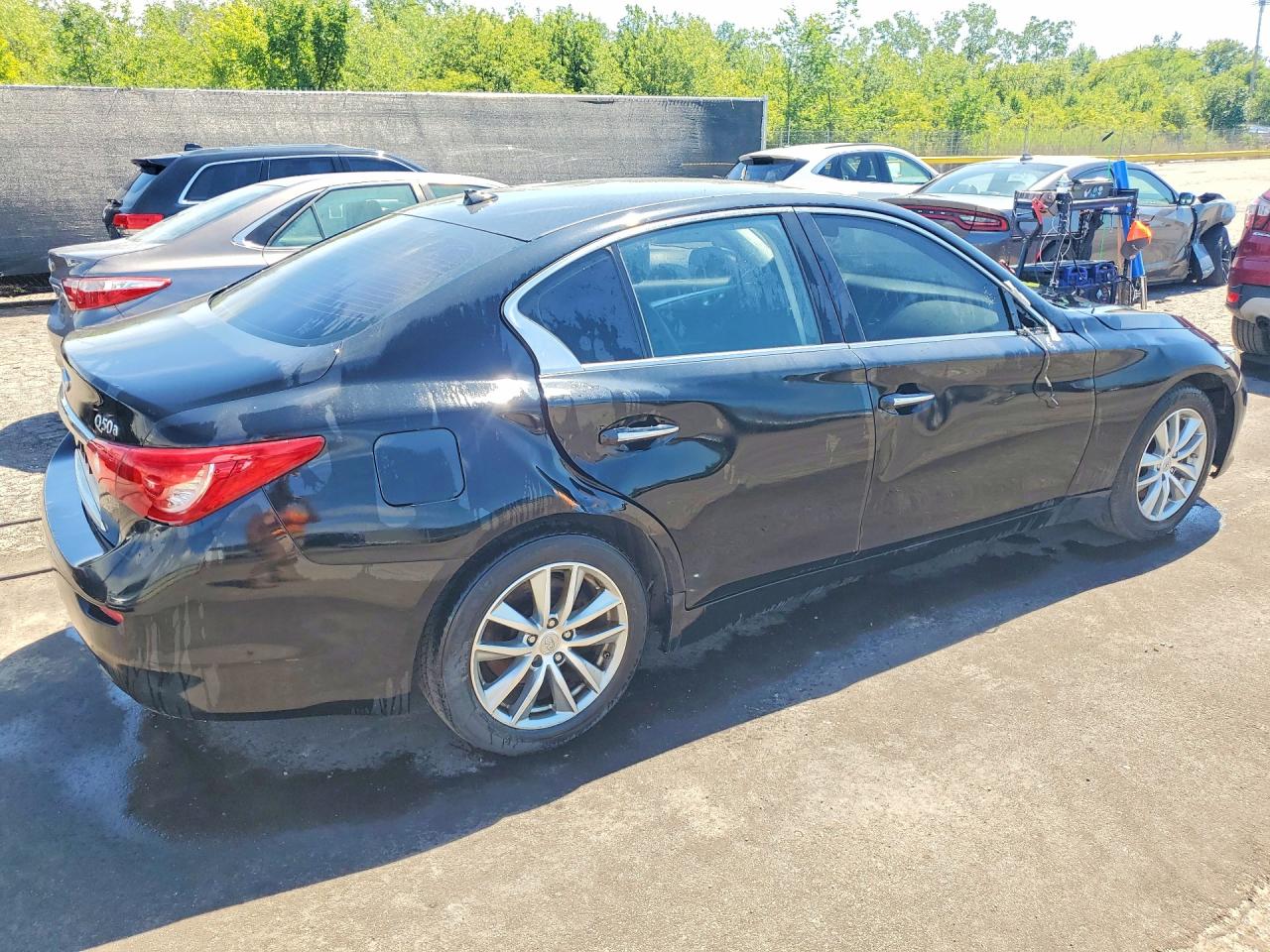 2015 INFINITI Q50