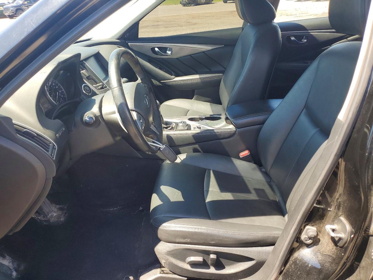 2015 INFINITI Q50