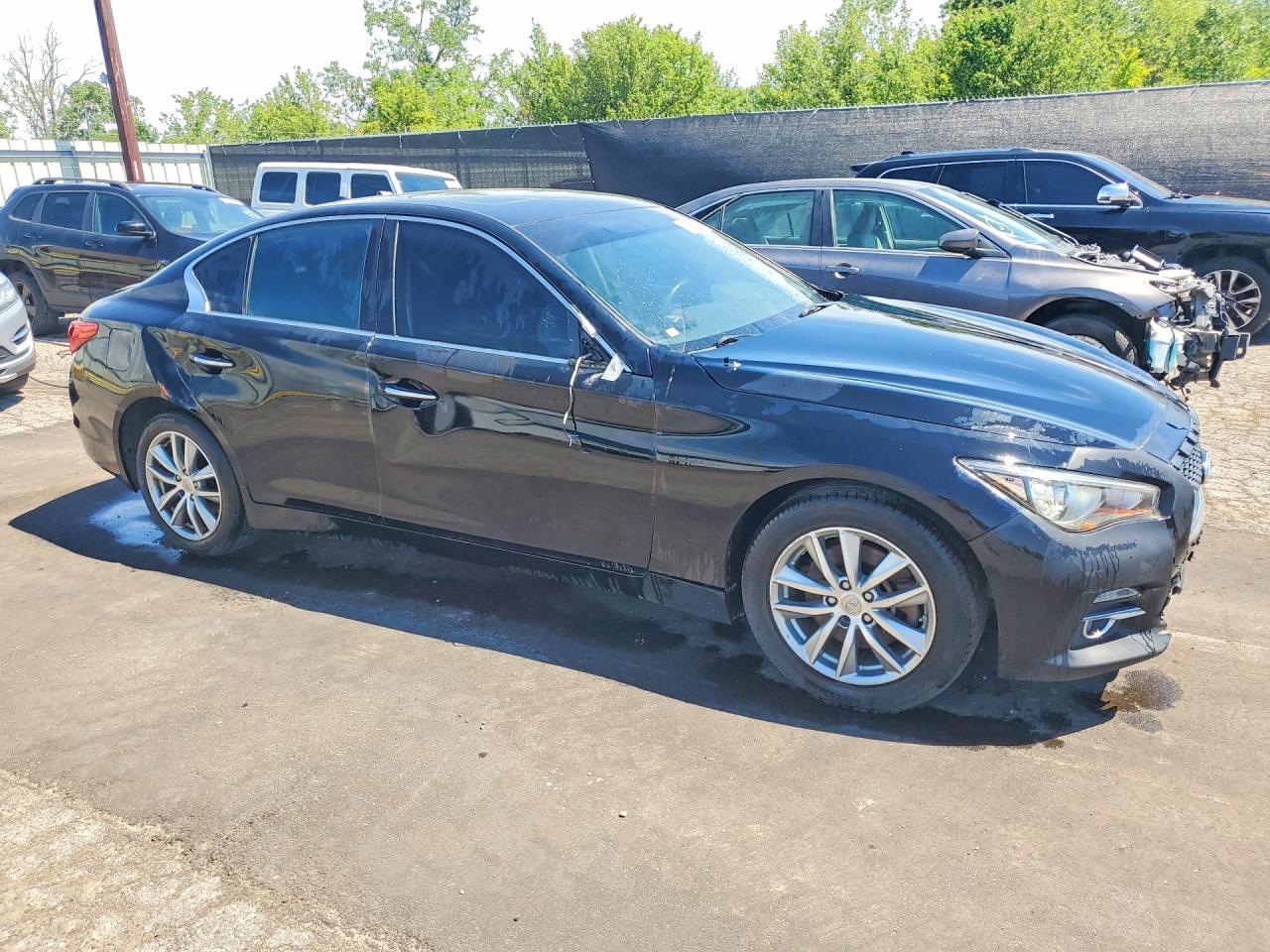 2015 INFINITI Q50