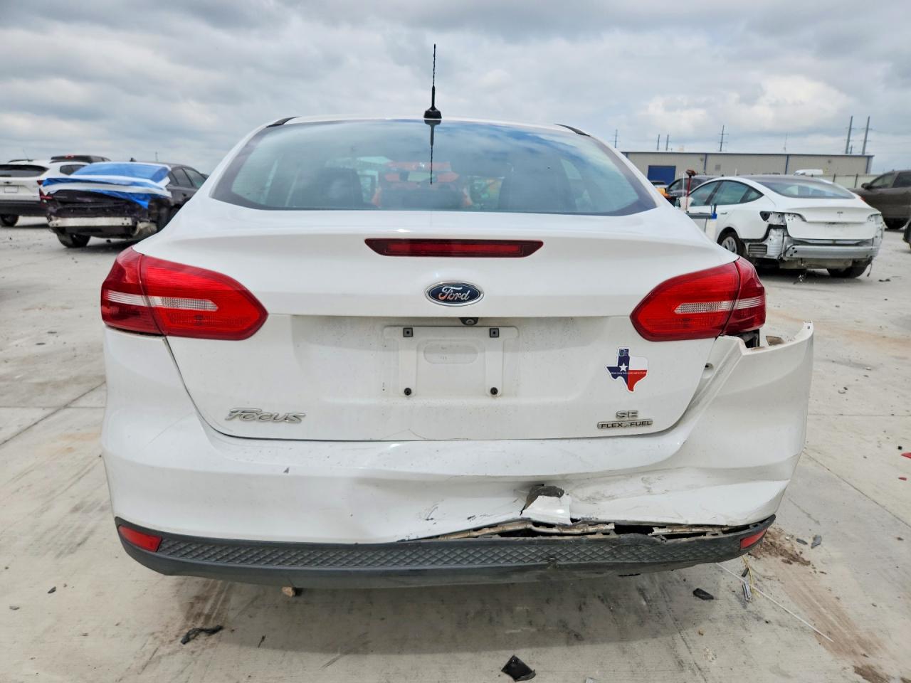 2016 FORD FOCUS