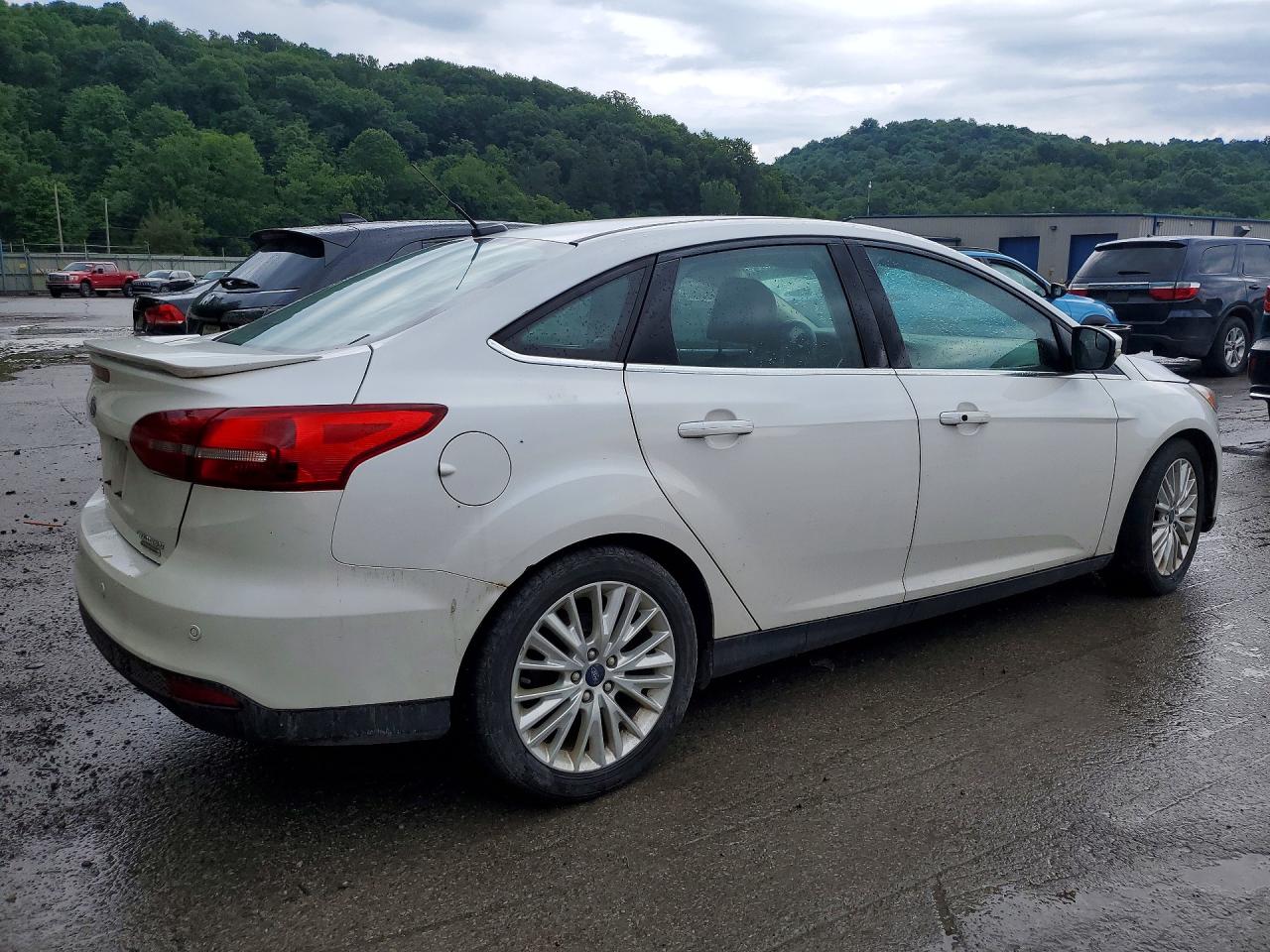 2016 FORD FOCUS