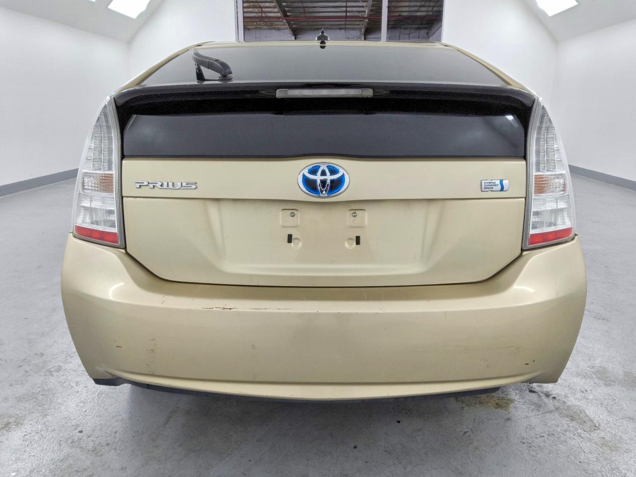 2011 TOYOTA PRIUS