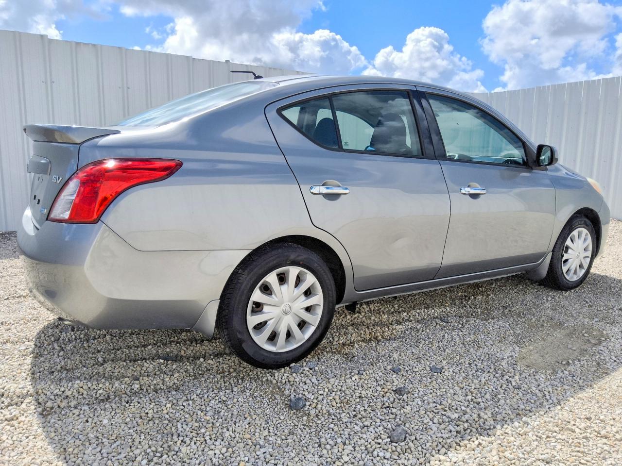 2014 NISSAN VERSA