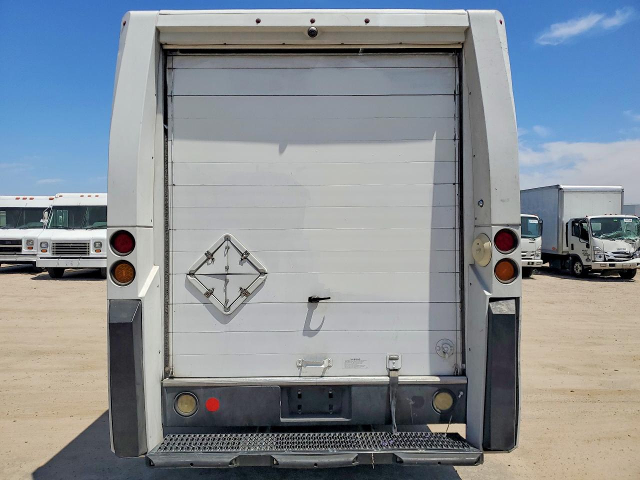 2016 ISUZU NPR