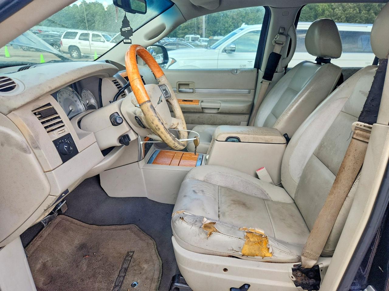 2007 CHRYSLER ASPEN