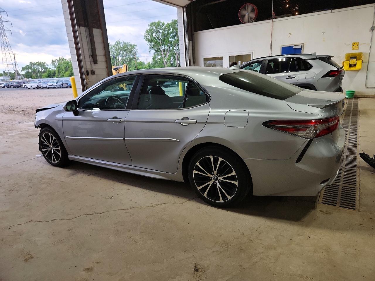 2019 TOYOTA CAMRY