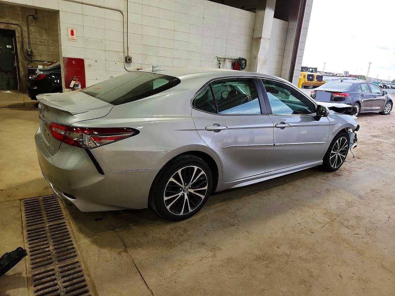 2019 TOYOTA CAMRY