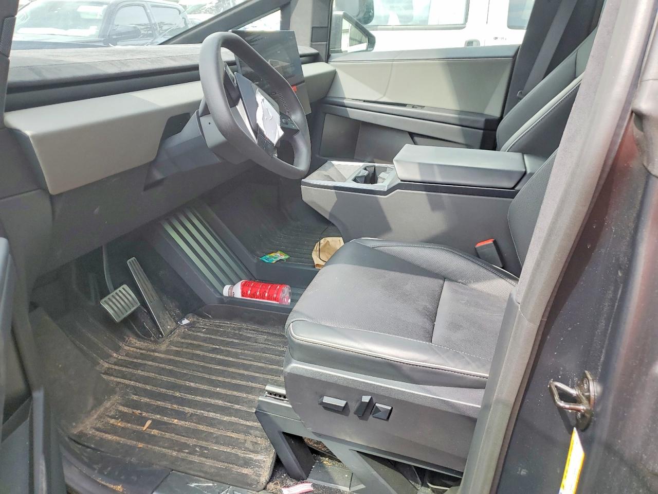 2024 TESLA CYBERTRUCK