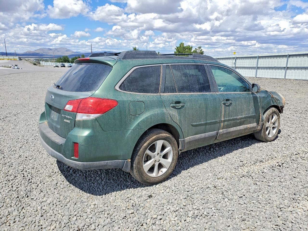 2014 SUBARU OUTBACK