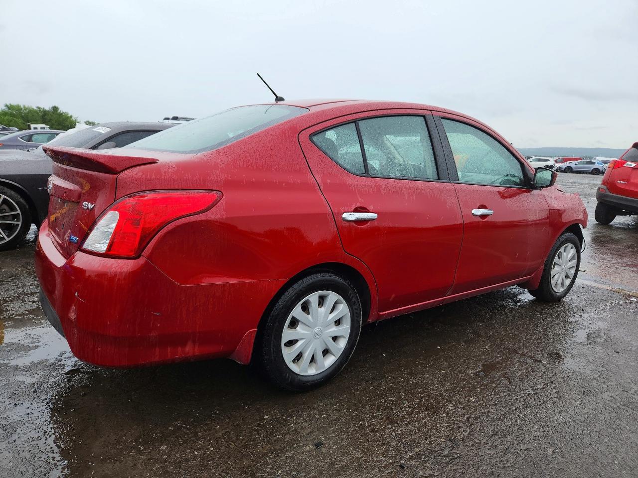 2015 NISSAN VERSA