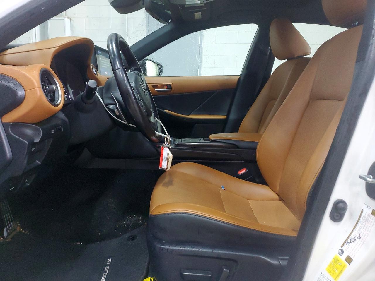 2021 LEXUS IS