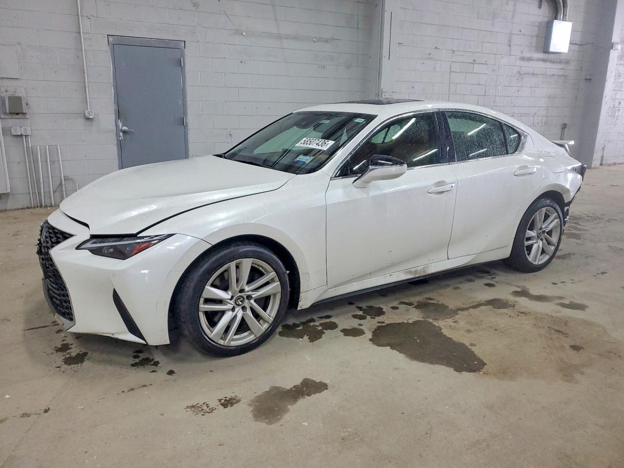 2021 LEXUS IS