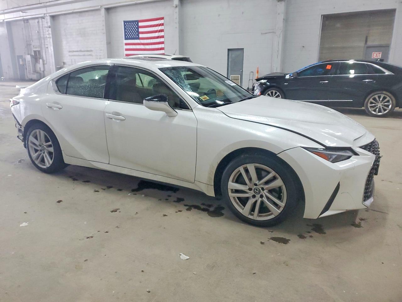 2021 LEXUS IS