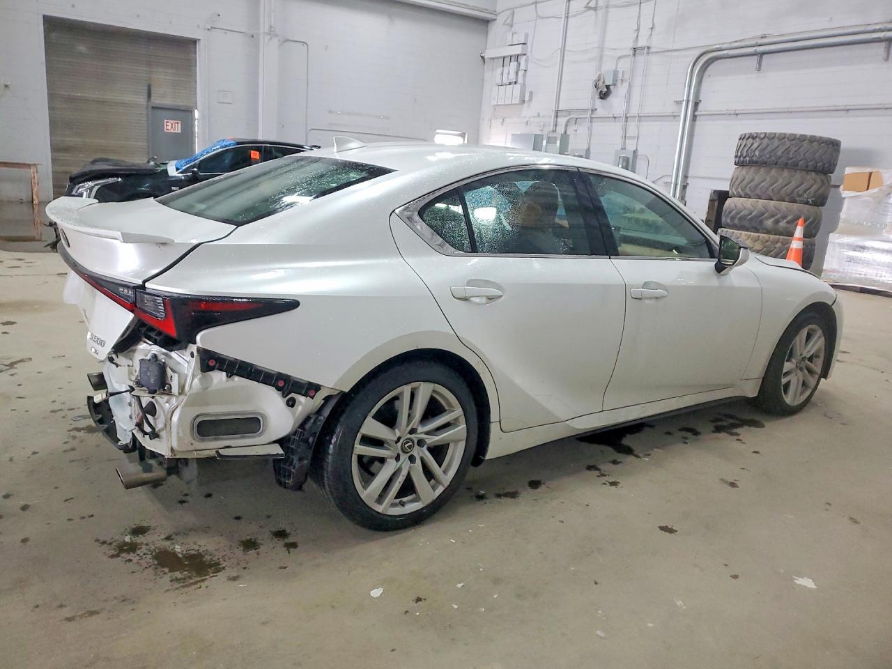 2021 LEXUS IS