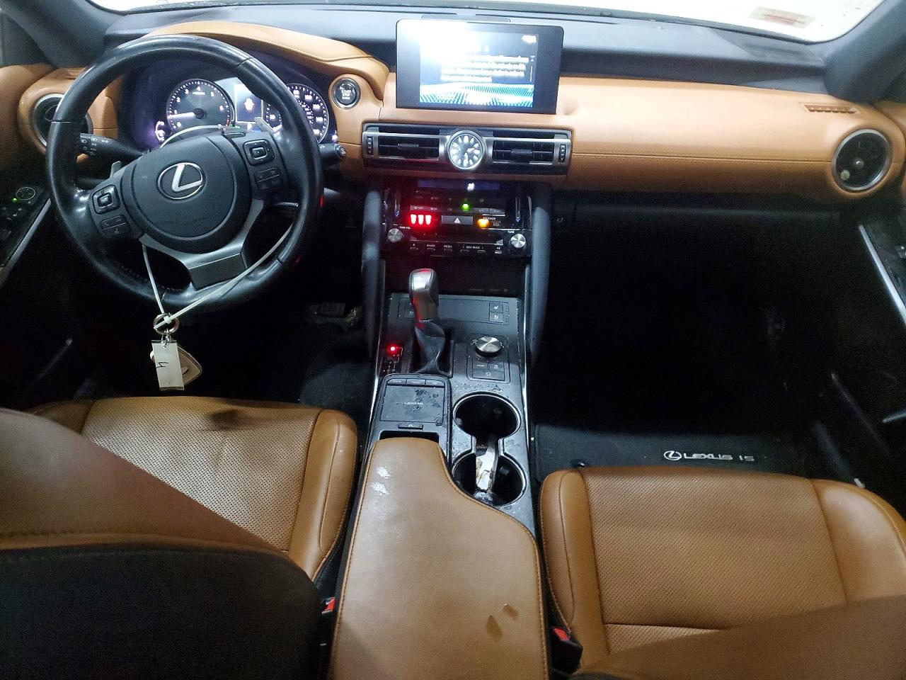 2021 LEXUS IS