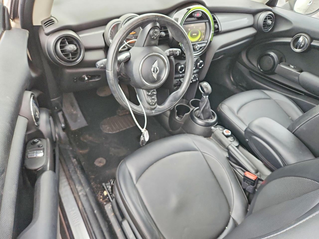 2017 MINI COOPER