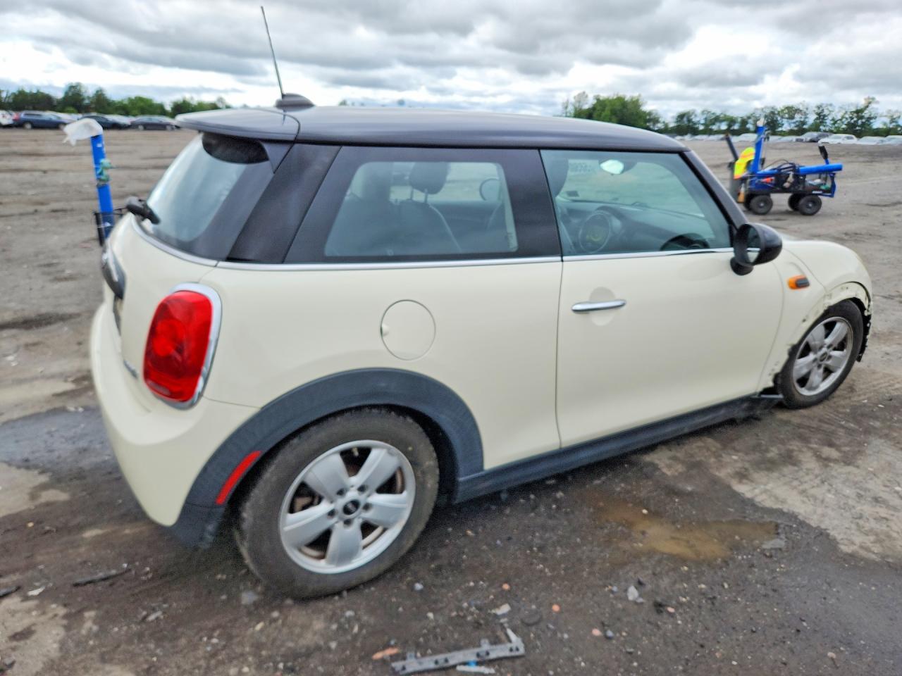 2017 MINI COOPER