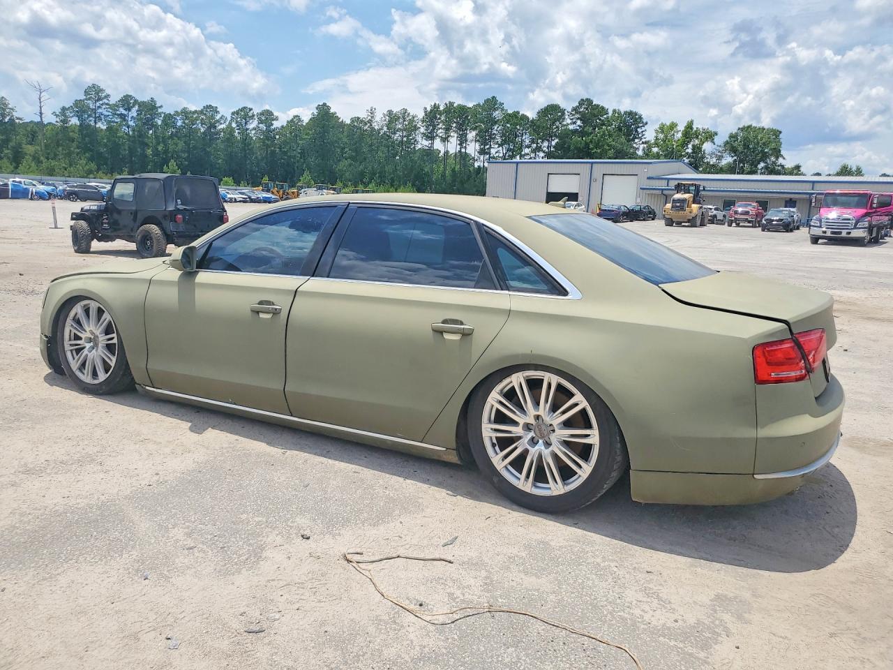 2011 AUDI A8