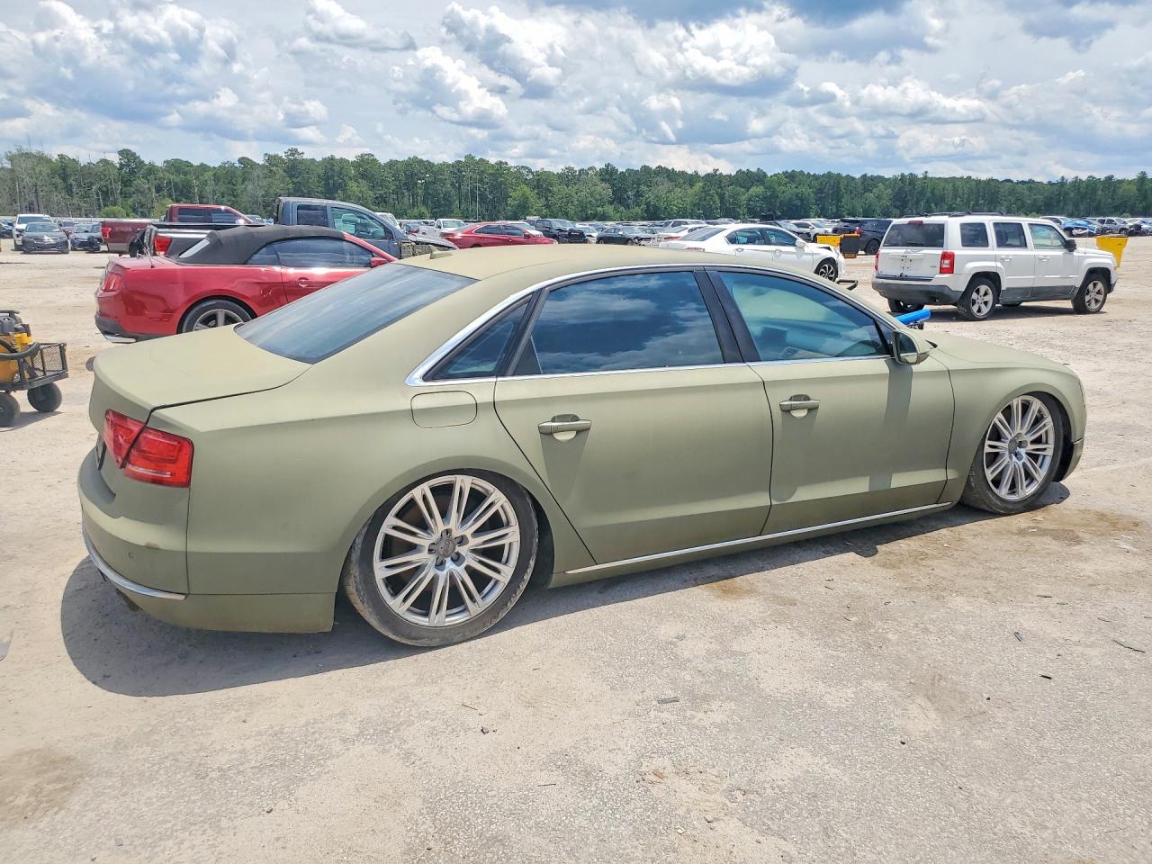 2011 AUDI A8
