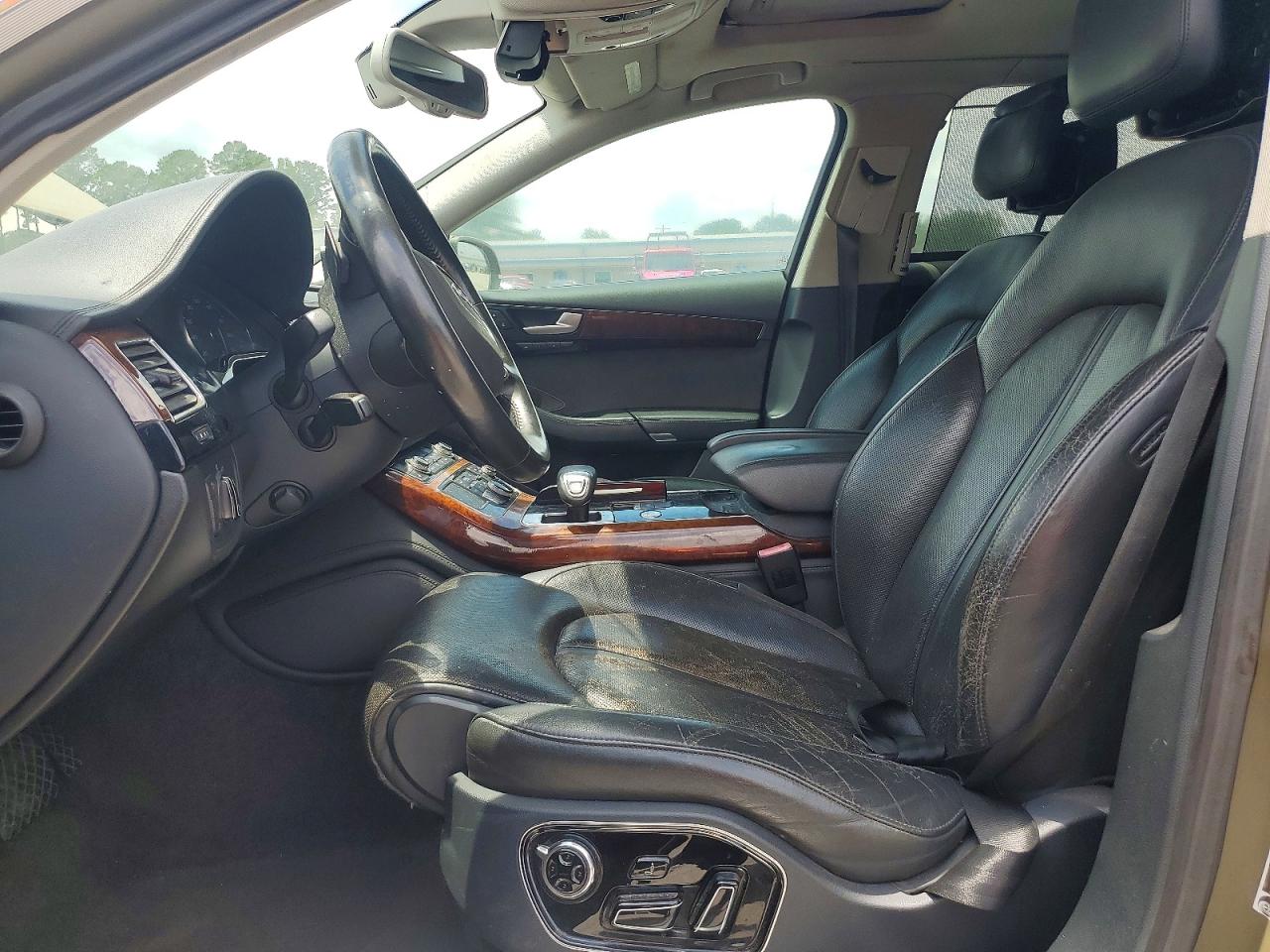 2011 AUDI A8