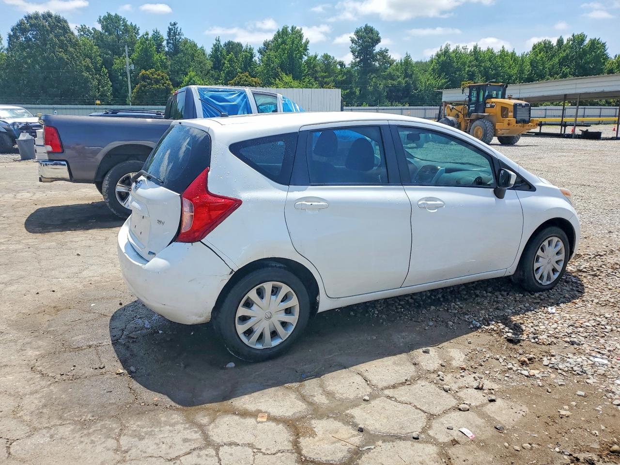 2015 NISSAN VERSA