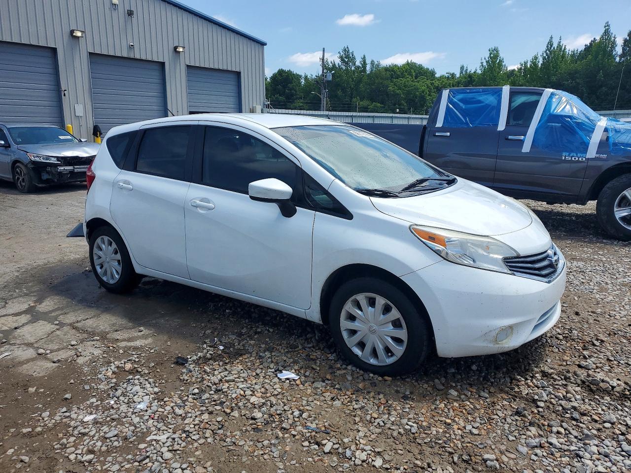 2015 NISSAN VERSA