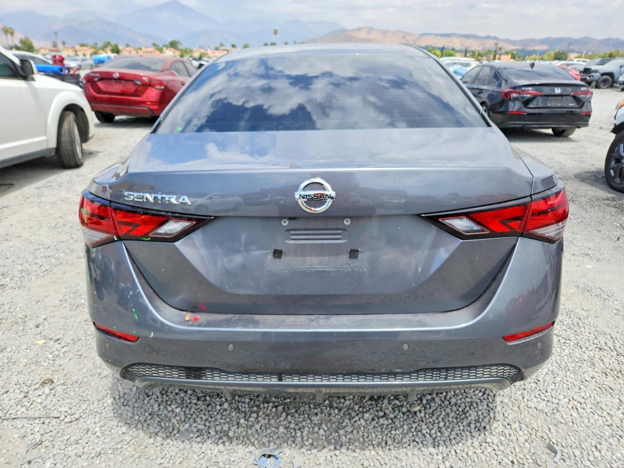 2022 NISSAN SENTRA