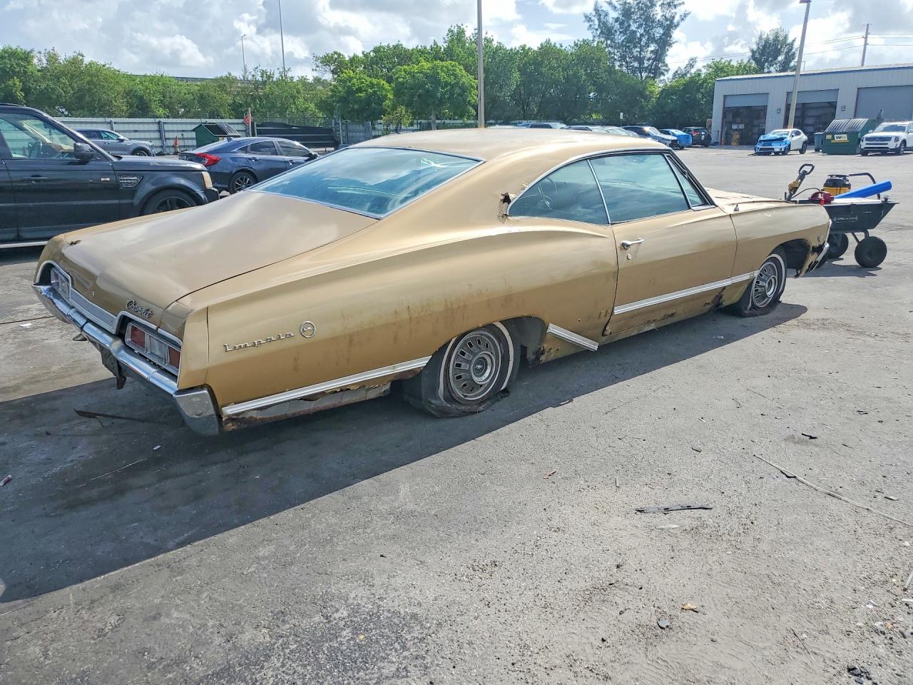 1967 CHEVROLET IMPALA