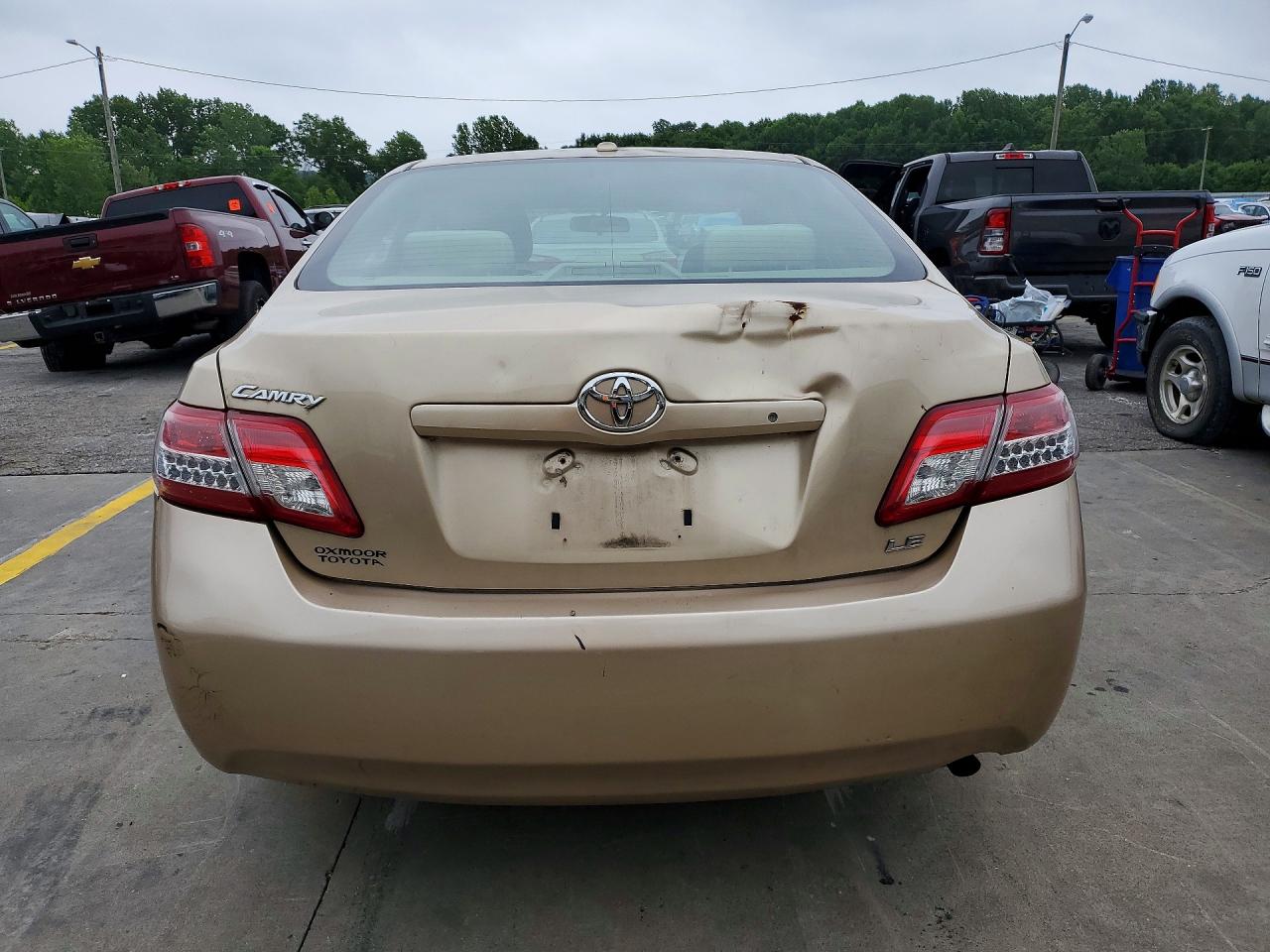 2011 TOYOTA CAMRY