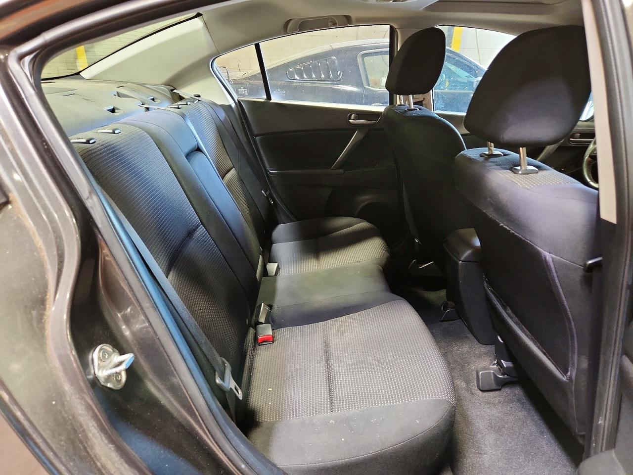 2013 MAZDA 3