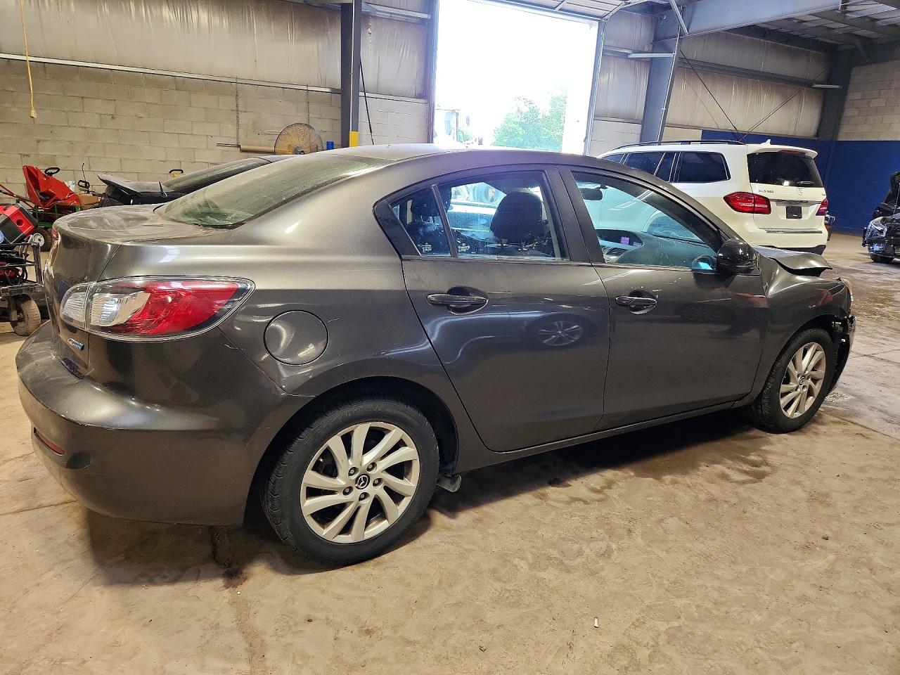 2013 MAZDA 3