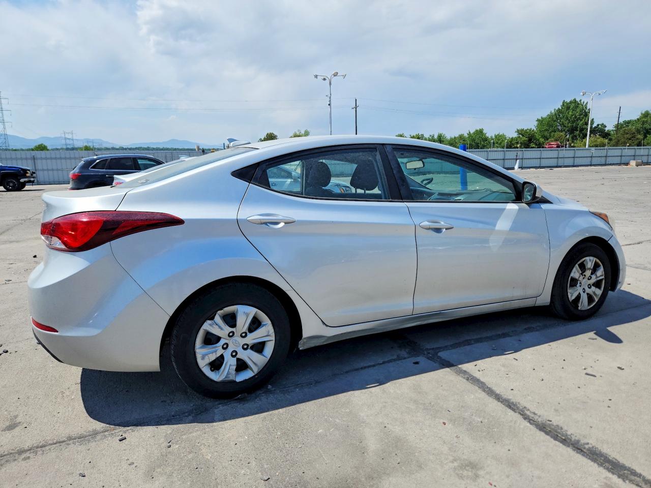 2016 HYUNDAI ELANTRA