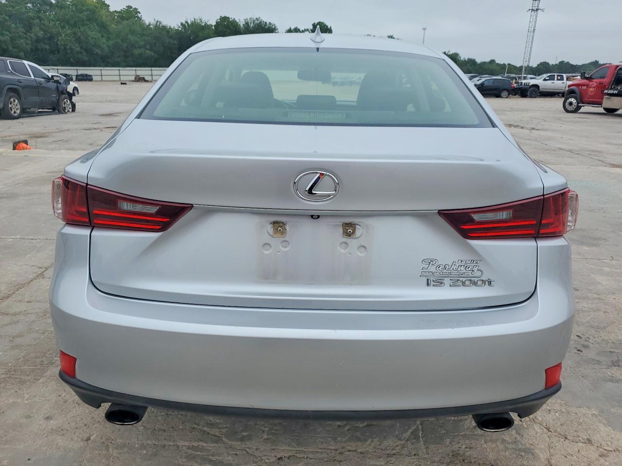 2016 LEXUS IS