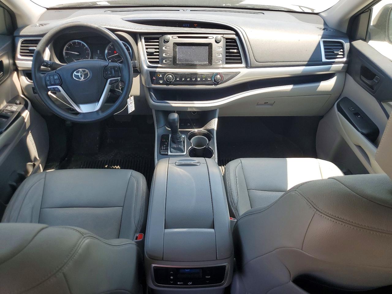 2016 TOYOTA HIGHLANDER