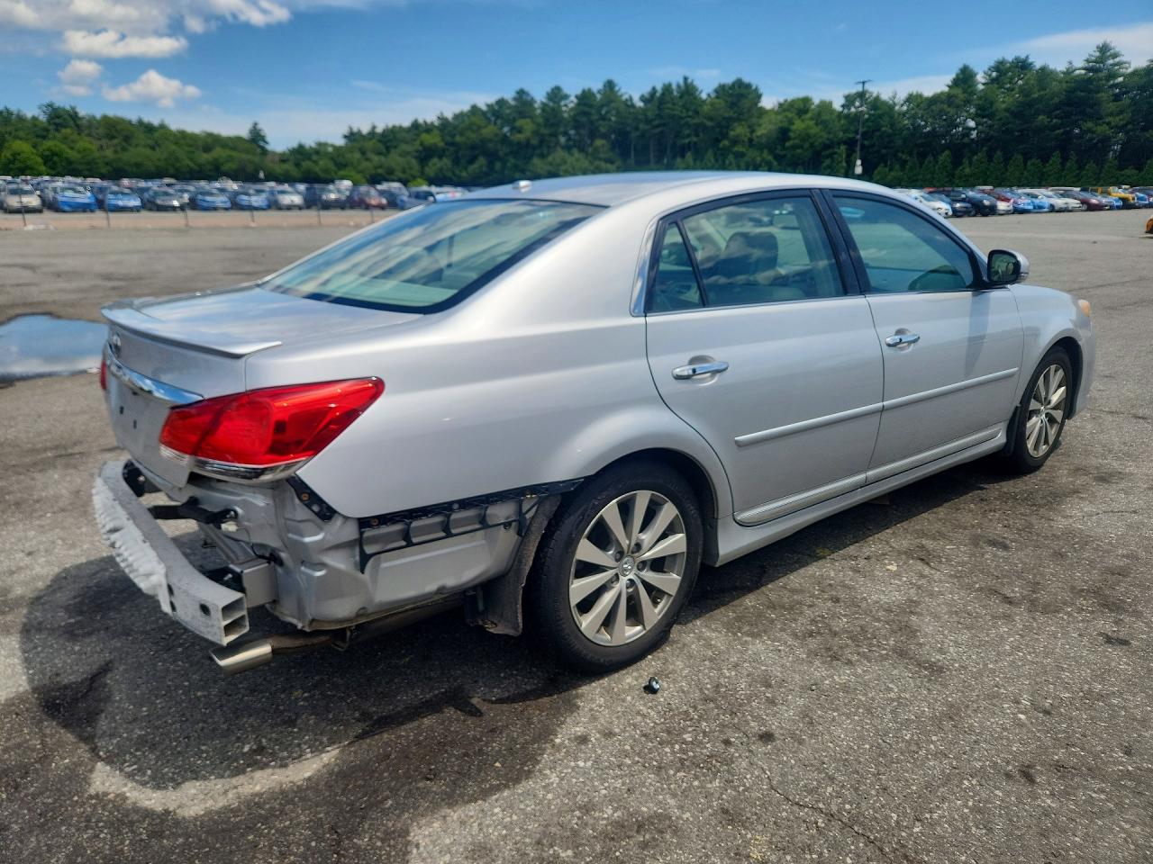2012 TOYOTA AVALON
