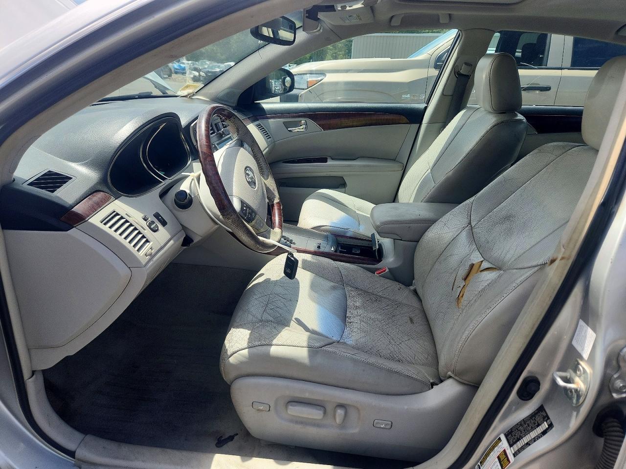 2012 TOYOTA AVALON